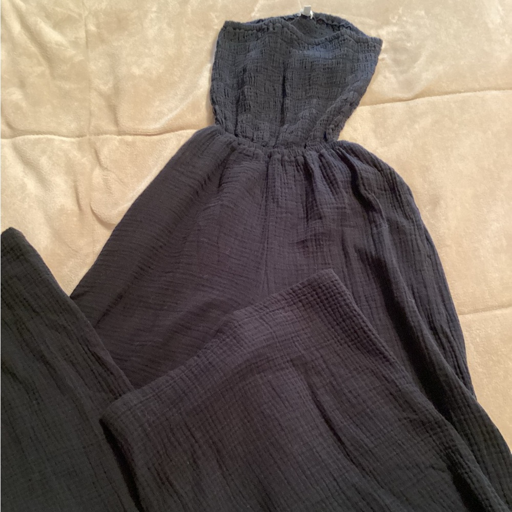 Aerie size xsmall wide leg strapless open back black pant romper.